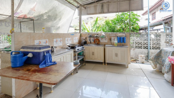 *****บ้านเดี่ยวมือสองย่านนนทบุรี ม.ซอยกรุงเทพ-นนท์7 แยก 12 เนื้อที่กว้าง 65 ตร.ว. ฟังก์ชัน 4 ห้องนอน 2 ห้องน้ำ ที่จอดรถ 1 คัน สภาพสวย พร้อมเข้าอยู่ บนทำเลเดินทางสะดวกสบาย ใกล้รถไฟฟ้าสายสีม่วง "สถานีแยกติวานนท์" และทางด่วน "ศรีรัช"